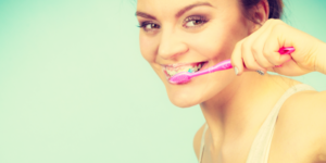 5-Reasons-Teeth-Changing-Color-300x150
