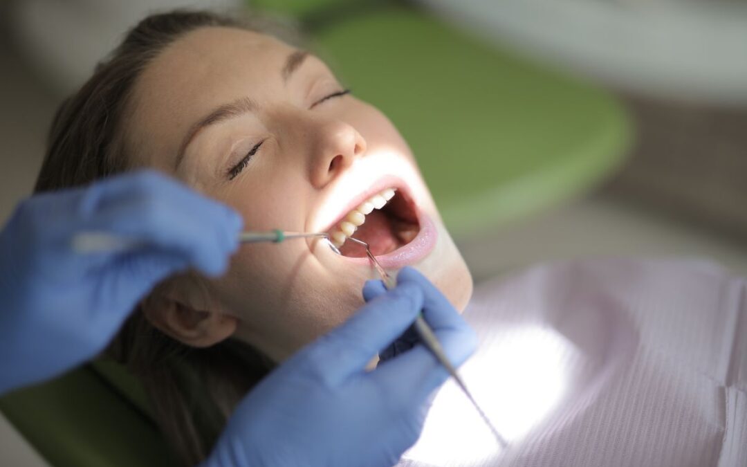 How to Whiten Sensitive Teeth Without Pain?